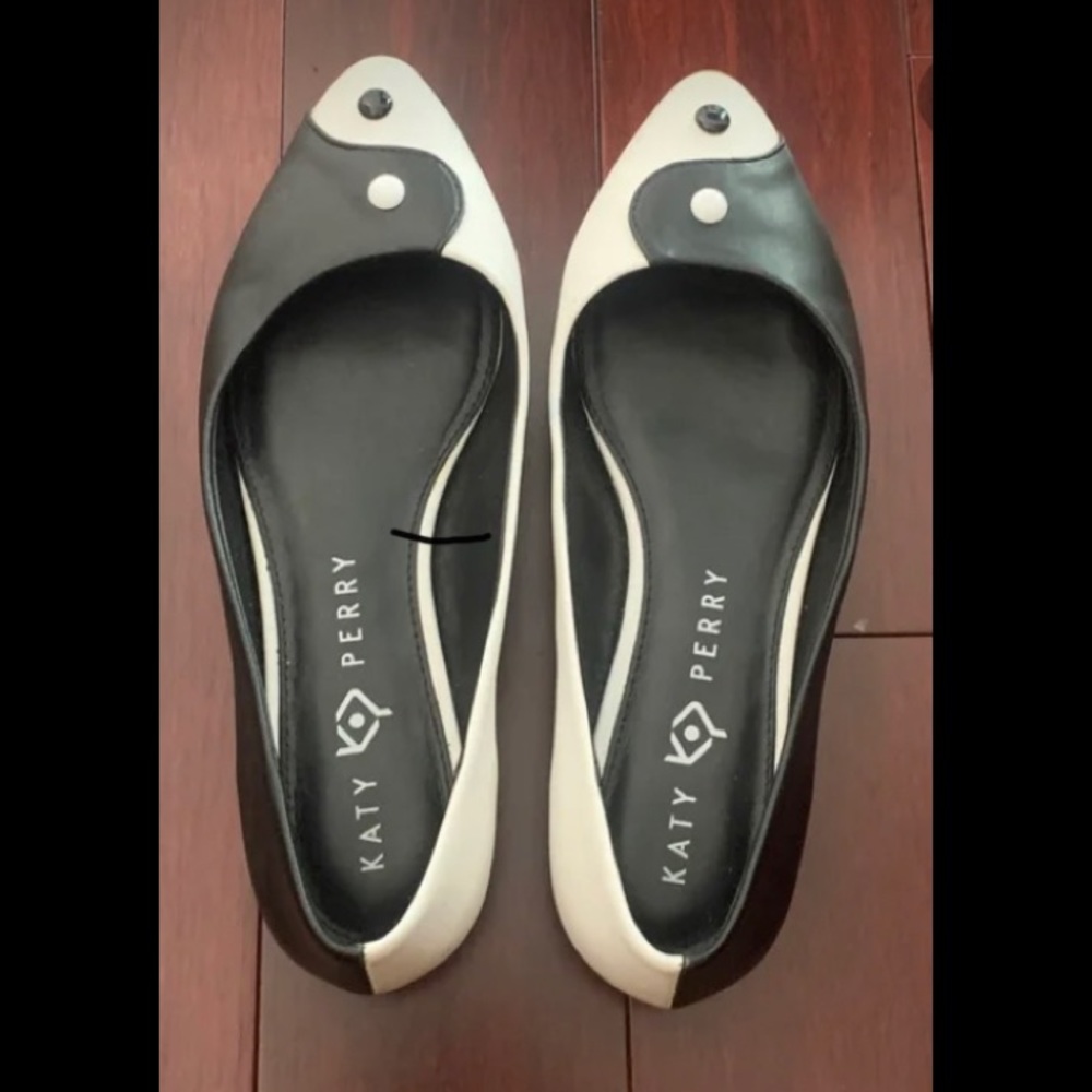 Katy Perry yin and yang flat